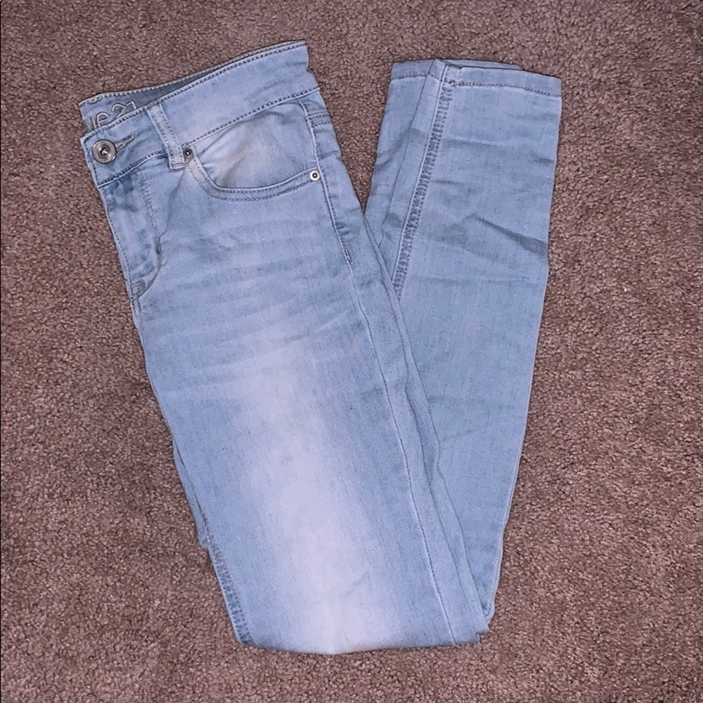 NWOT Rue21 Mid Rise light wash jeggings